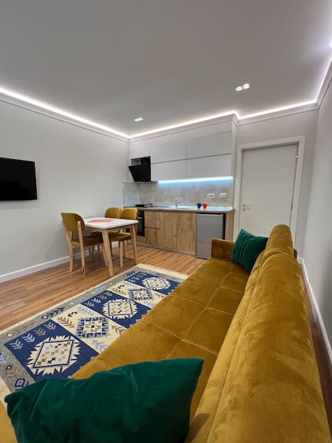 Popular Airbnb listing: Chestnut Yard- Apt with garden view and yard in Njësia Bashkiake Nr. 4