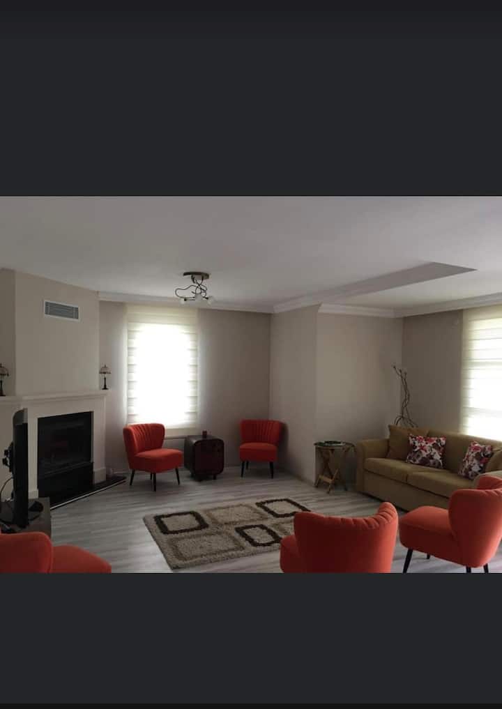 Havuz Olanağı Sunan Rahat Villa - Silivri