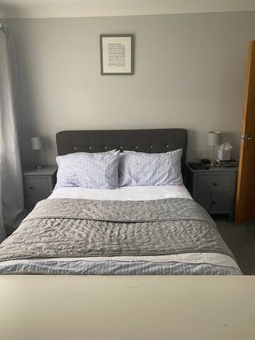 Cheerful 2 bedroom home with large patio gallery image 4