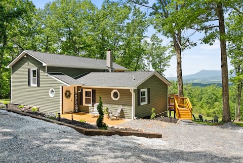 Hottub 5 acres, Great hiking,The best views around