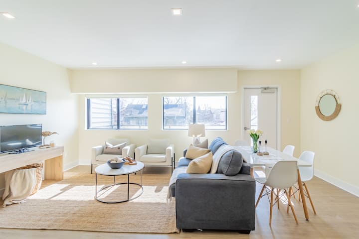 The Bend Condos- Hot Tub, 1 Min To Beach - 207 - Grand Bend