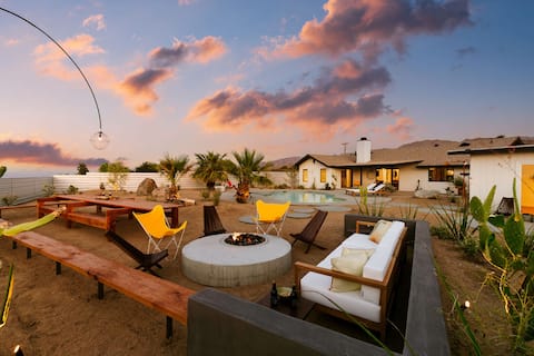 Top Airbnb: Summer Swimming under the Stars, K beds, yoga room in Twentynine Palms