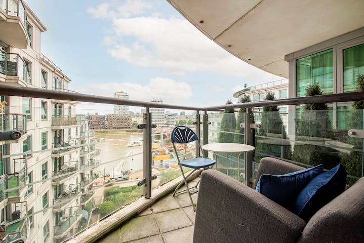 Amazing Thames River View Apartment
