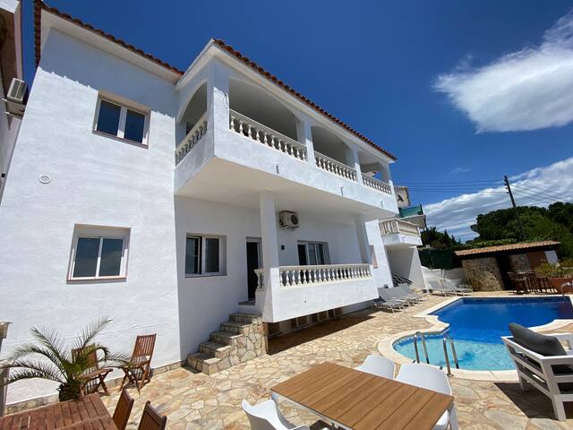 Volledig vernieuwde familievilla(10p.), zeezicht! gallery image 2