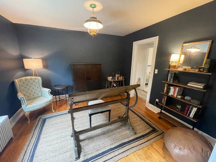 Renovated and centrally located 2BR near Kingston Vacation homes for