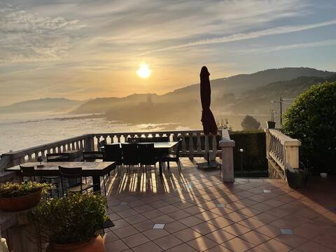 Sunrise in or sea, home in Baiona with pool