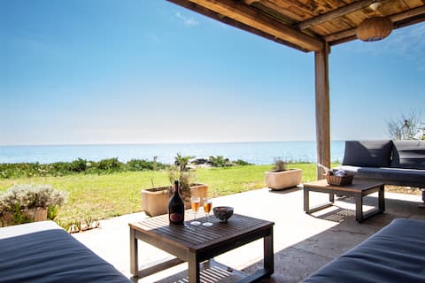 Casa Pisonaccio, by the sea, beach access, 12 people