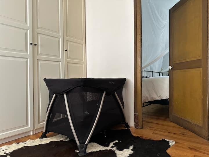 Kitanda cha mtoto kinatolewa baada ya ombi