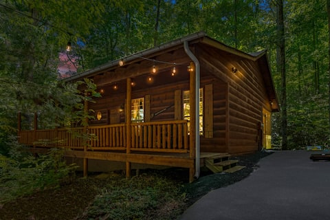 Dreamy Cabin & Outdoor Oasis! Mins to Nat'l Park!