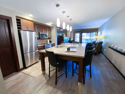 Spacious Family Condo + Year Round Resort Hot Tub