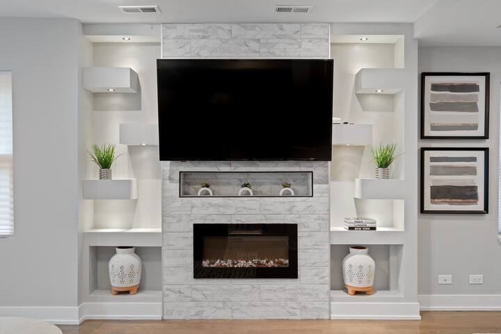 Gorgeous 7BD Home w/ Garage gallery image 2