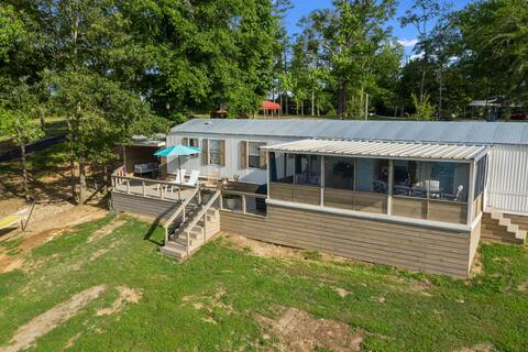 Cheerful 3 bed 2 bath eclectic home, Lake Murvaul