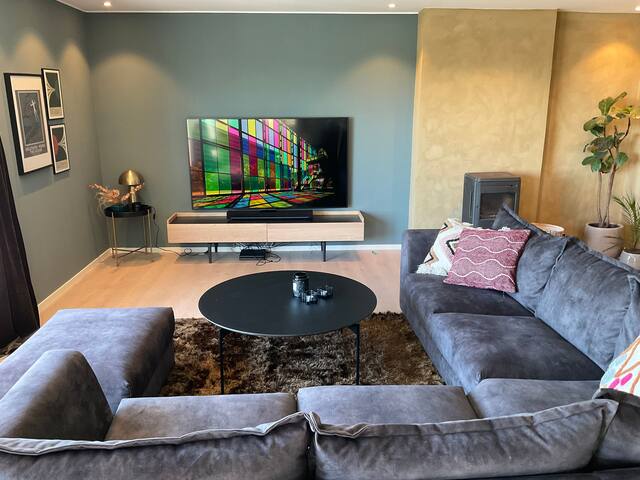 4-Bedroom Villa with Pool, garden & lots of space gallery image 5