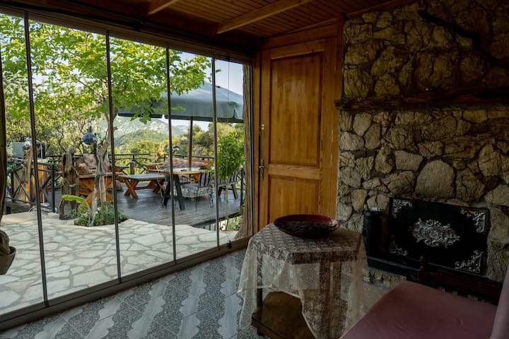 ÖZel Havuzlu Ve Jakuzili Aşk Evi Ve Masal Bahçesi - Turkey