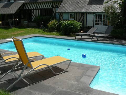 115 m² half-timbered house, nature, quiet, pool.