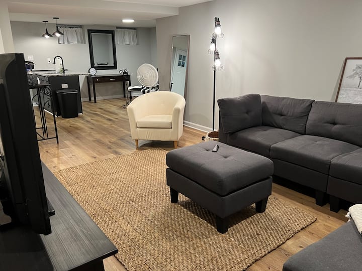 “The Nina”- Boho Inspired, Private 3 Bedroom Apt - Baltimore, MD