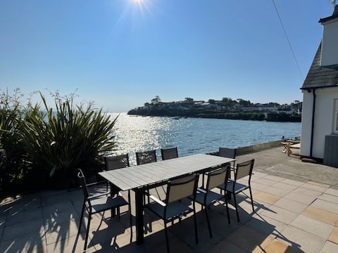 Beach-front family home in Abersoch
