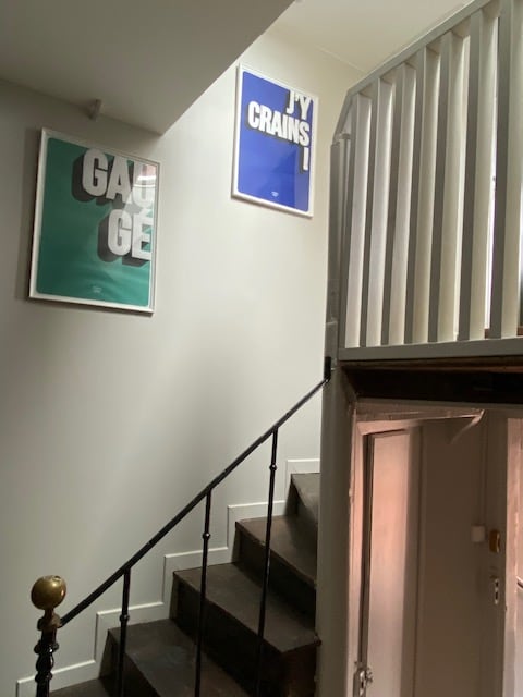 Ngazi hadi kwenye chumba cha kulala cha Mnara