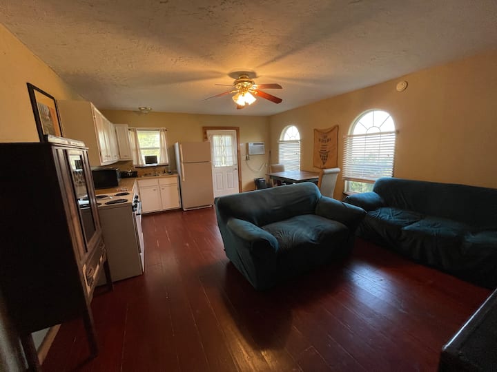 Sdo Lodge Cabin B.  2 Bedroom 1 Bath.  Duplex. - Port O'Connor, TX