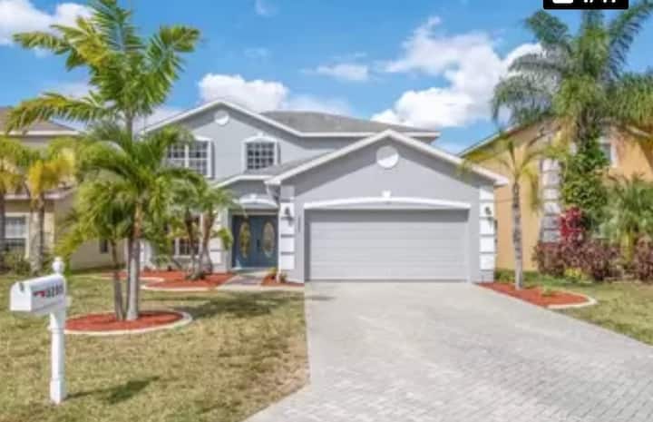 Regium Estates 1 - Beautiful Family Style Home - Fort Myers, FL