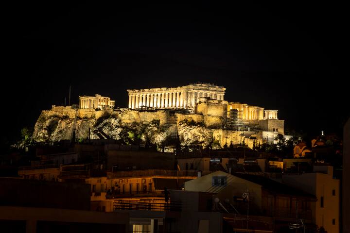 Luxury Penthouse with Acropolis View and Jacuzzi gallery image 4