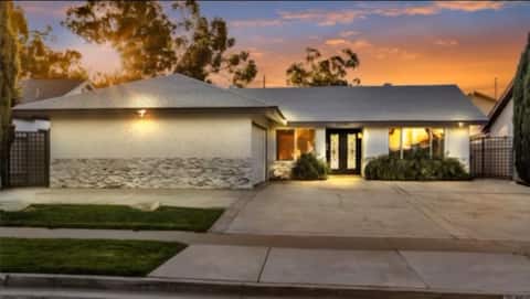 Spacious house w/pool (Disney, Spectrum & Beach)