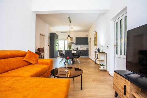 Successful Airbnb property: Apartment Hope with jacuzzi - Omiš Last Minute! in Gata