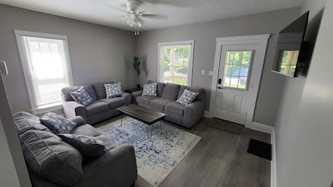 Newly Renovated 3 Bedroom Home Historic Bridge St.