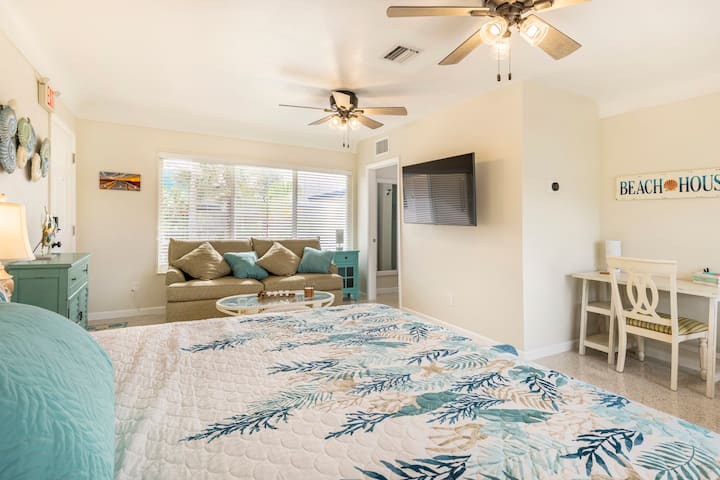 Beach Area Large Studio Heated Pool Bbq Laundry - Boca Raton, FL