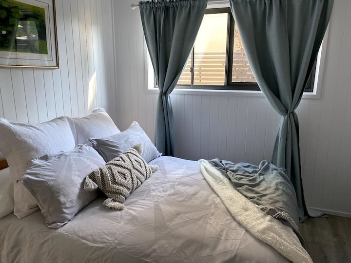 Beautiful cozy  self  contained guest suite