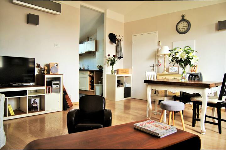 T4 lumineux et calme. Idéal familles ou groupes