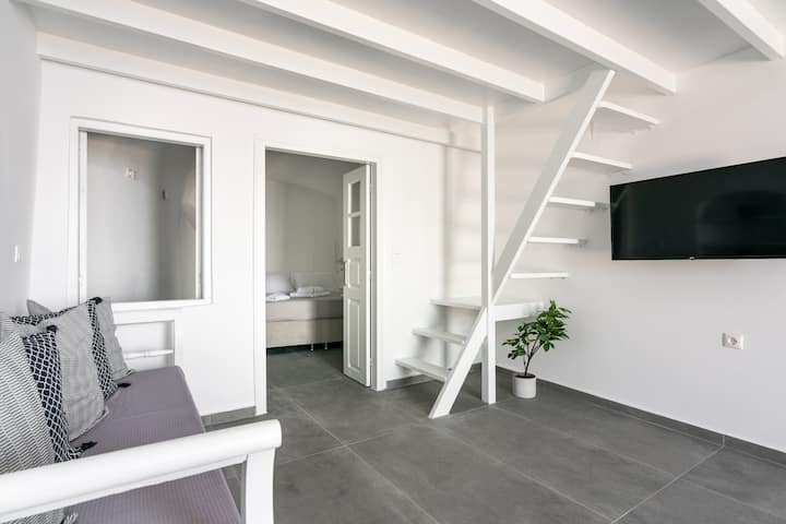 Oia Cave Loft - Oia