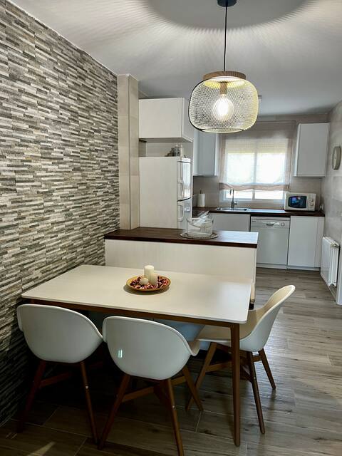 Cosy house with swimming pool in Navaluenga