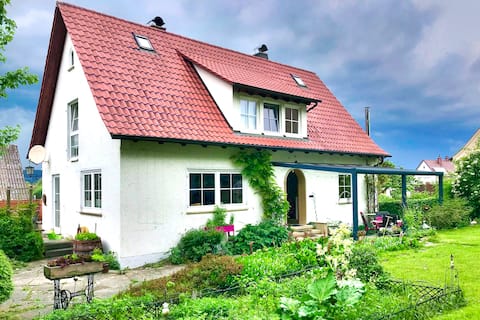 Cozy flat with wild and romantic garden