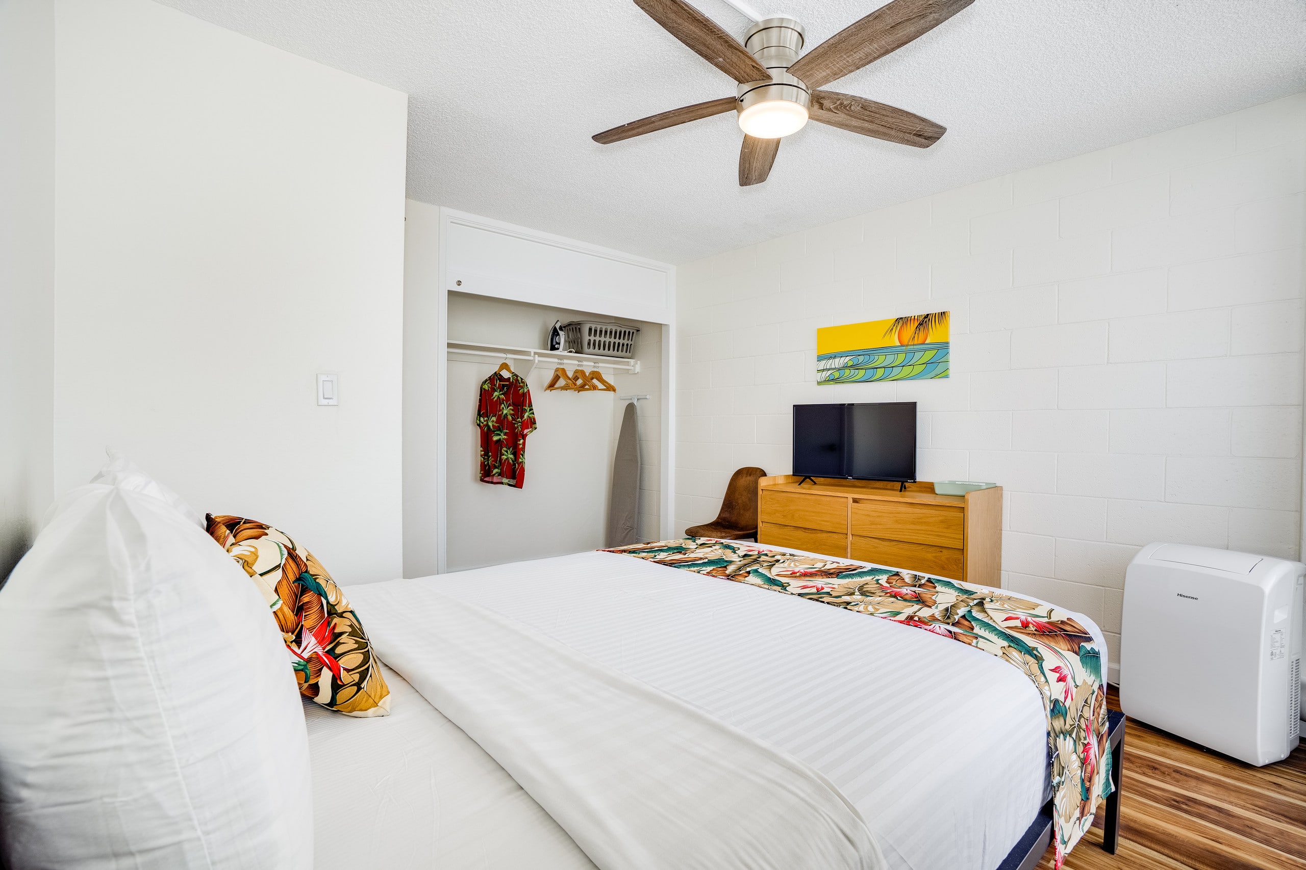 Condo in Honolulu · ★4.73 · 1 bedroom · 2 beds · 1 private bath - Image 9
