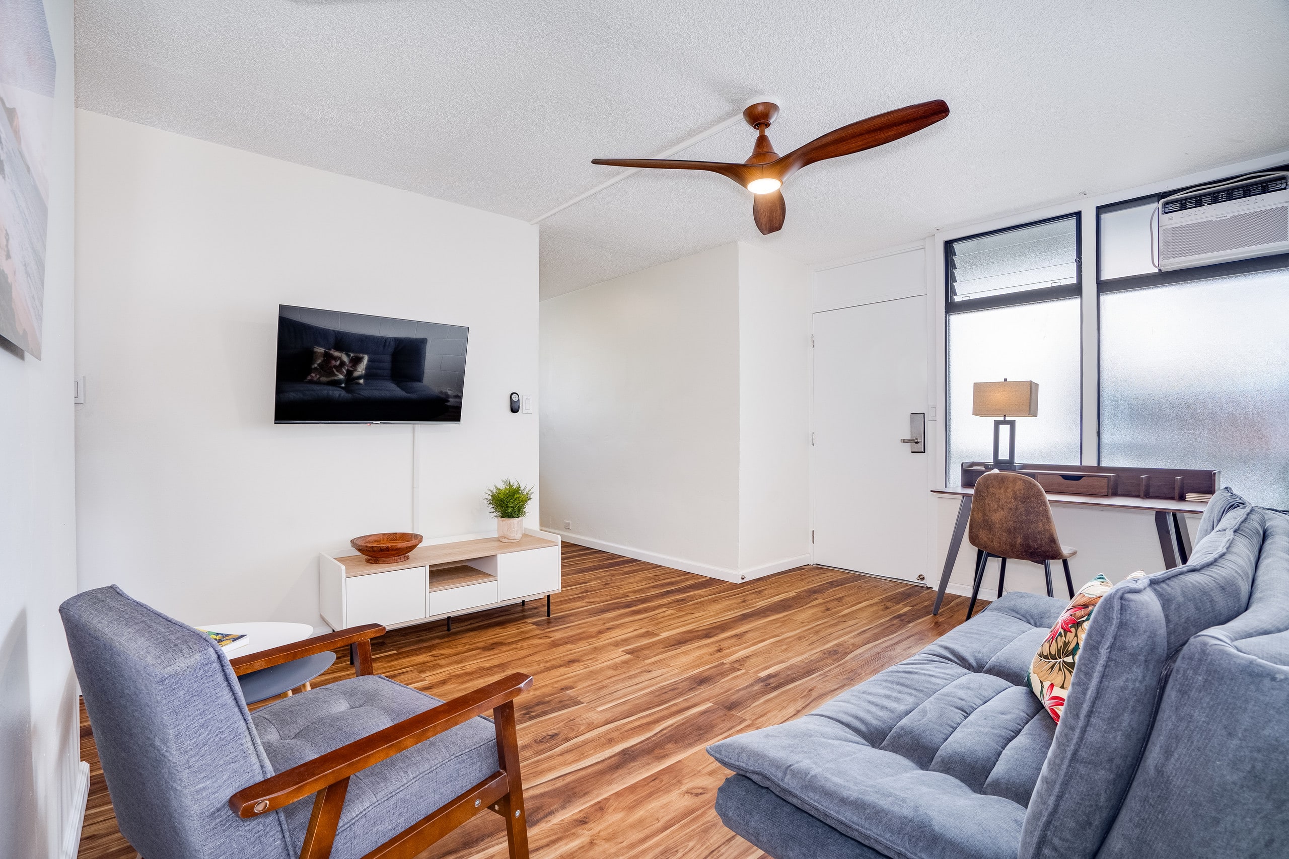 Condo in Honolulu · ★4.73 · 1 bedroom · 2 beds · 1 private bath - Image 2