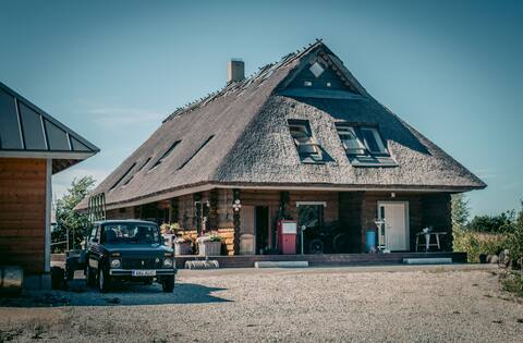 Cozy 6-bedroom seaside summerhouse near Haapsalu