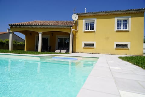 Beautiful villa with pool.