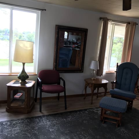 Lake Bancroft Cottage