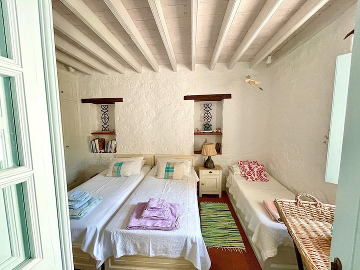 Second bedroom with a 'sofa bed' for a child.