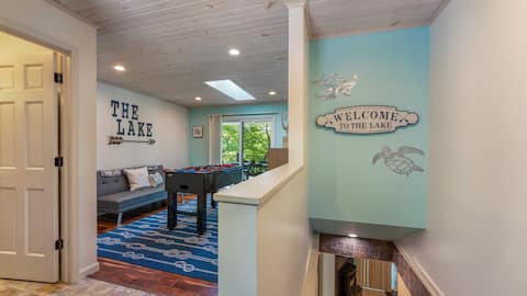 Quiet Lakefront! Hot Tub, H2O Toys & Pet Friendly!