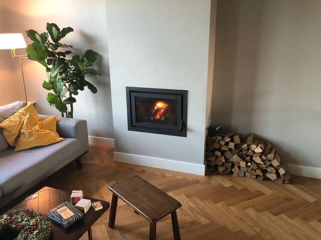 3-Floor Luxury Apt in Cozy Street in Center of AMS gallery image 5