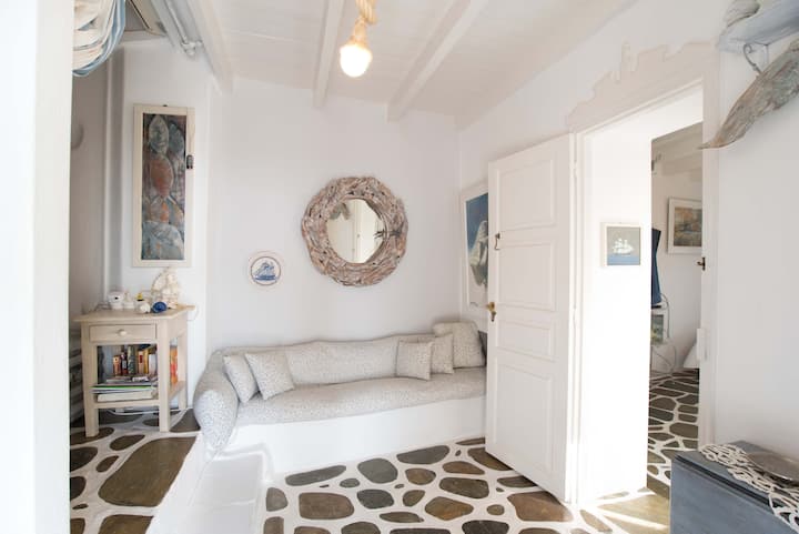 Heliolithos Artistic Suite - Paros