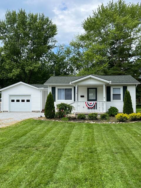 Cozy home close to wineries, Spire and GOTL strip