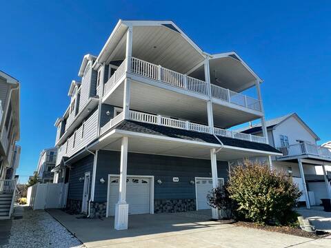 Walk to Downtown Sea Isle - 5 BR + Bonus room