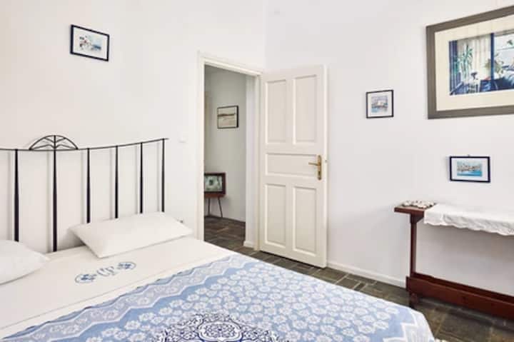 Ვილა კალიფსო, ეგინა, საძინებელი 2