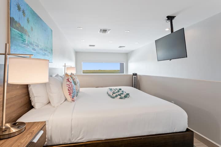 เตียงคิงไซส์พร้อมสมาร์ททีวี