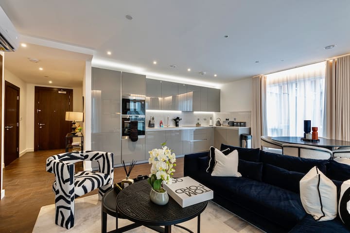 Stunning 2 bed 2 ba with AC, Central Lon Zone 1