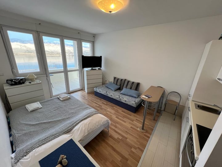 Sea View & Pool Studio By Pag Tours - Pag