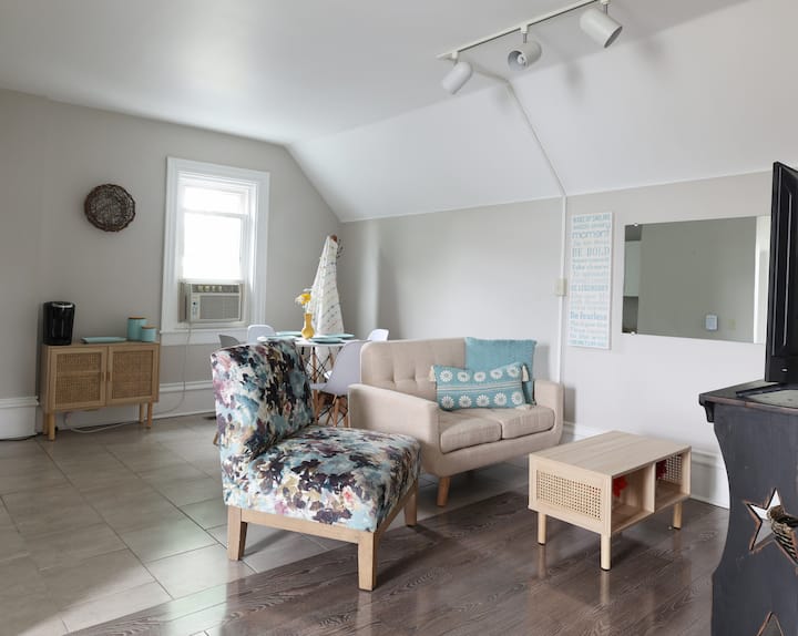 Picton Vacation Rentals & Homes Picton, Prince Edward, Canada Airbnb